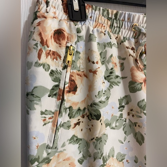 Guess Floral Lightweight Pockets Spring Summer Joggers Size Medium - Picture 3 of 8